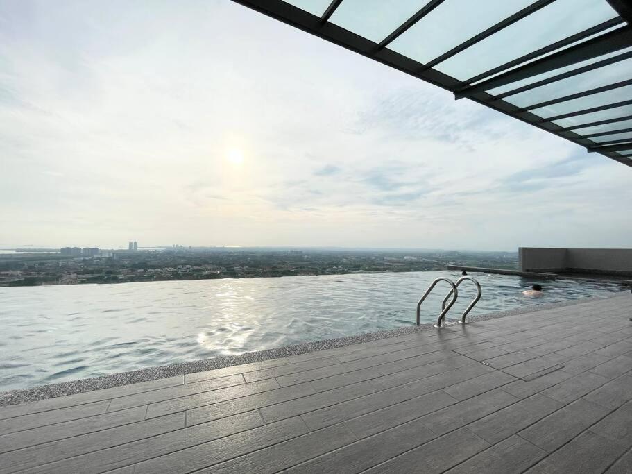 Quartz Near To Jonker Walk With Infinity Pool Cozy 3B2B Διαμέρισμα Malacca Εξωτερικό φωτογραφία