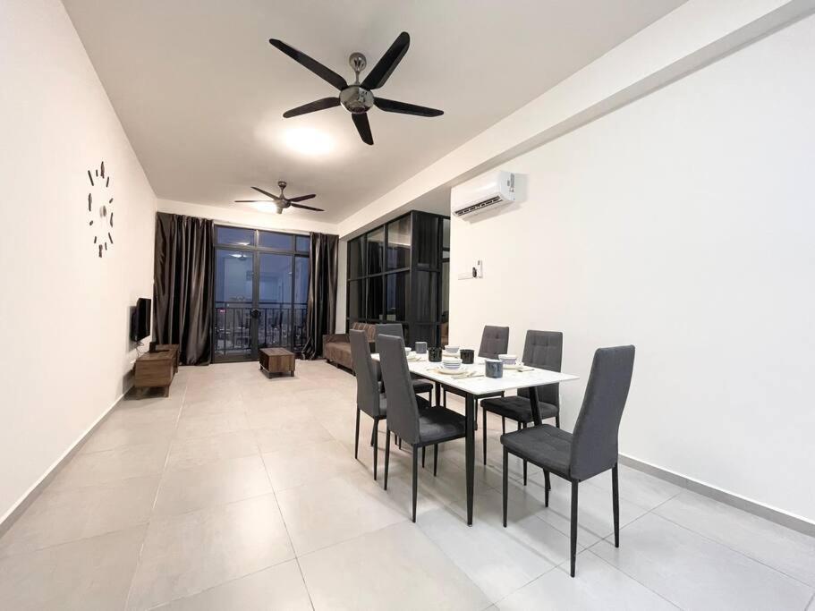 Quartz Near To Jonker Walk With Infinity Pool Cozy 3B2B Διαμέρισμα Malacca Εξωτερικό φωτογραφία