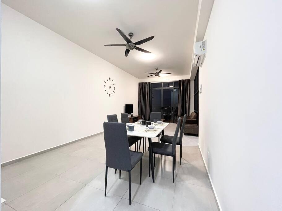 Quartz Near To Jonker Walk With Infinity Pool Cozy 3B2B Διαμέρισμα Malacca Εξωτερικό φωτογραφία