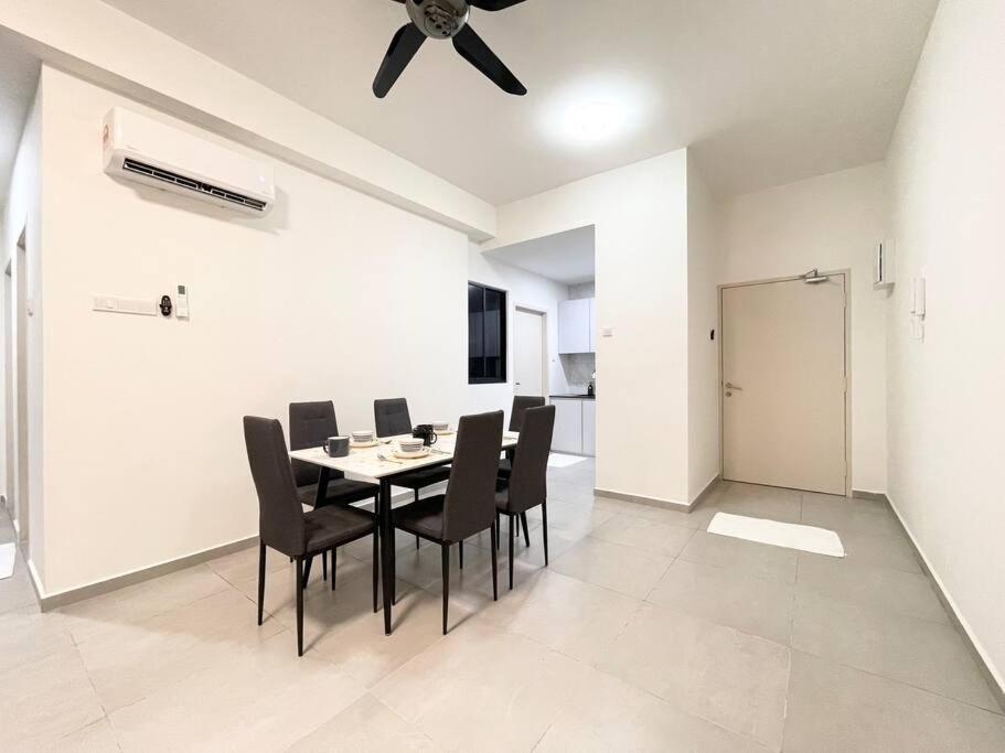 Quartz Near To Jonker Walk With Infinity Pool Cozy 3B2B Διαμέρισμα Malacca Εξωτερικό φωτογραφία